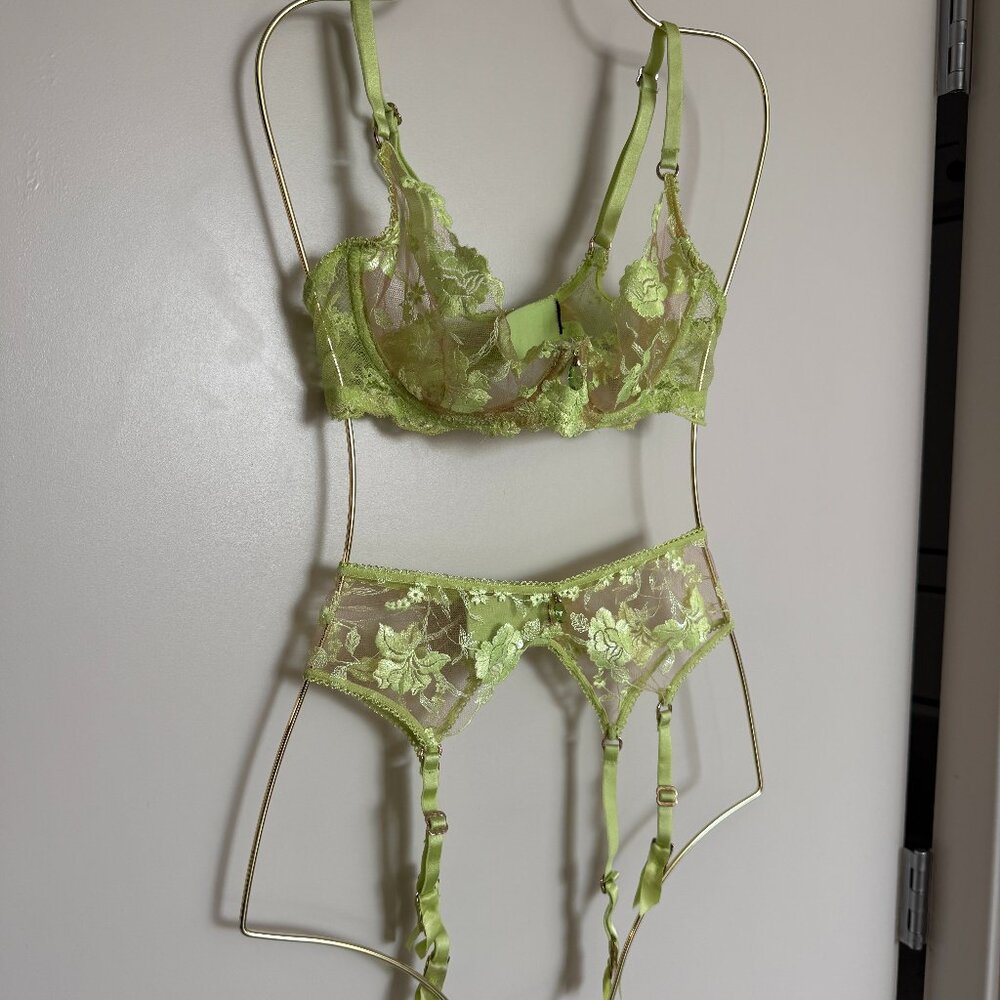 Honey Birdette Whitney Lime Green Lace Bra & Garter Belt Set (34D / XS)